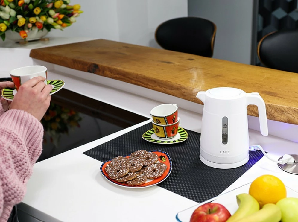 Električni kuhalnik vode 1 L, 1500 W, plastika, bel — Lafe Essential S LAFCZA47544