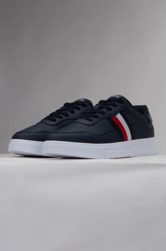 Čevlji Tommy Hilfiger za moške, temno modri