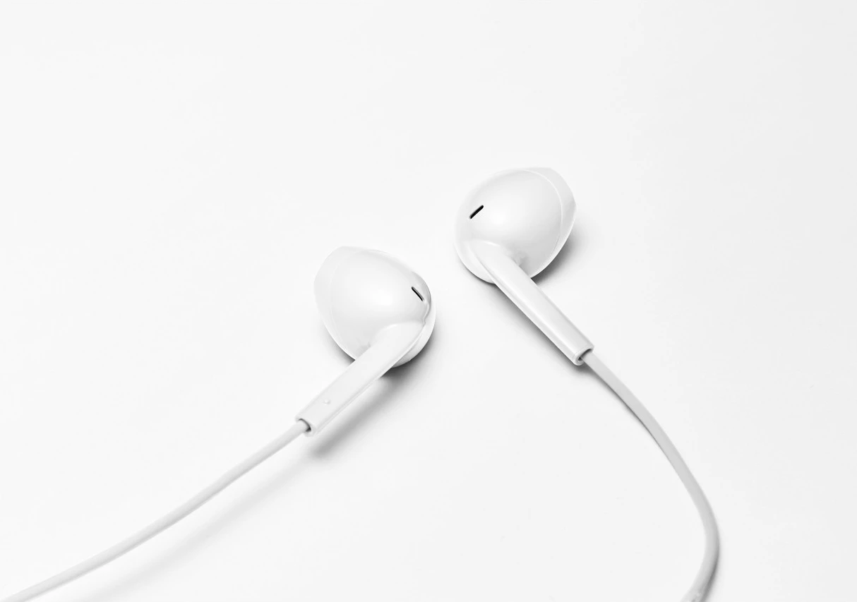 In-ear slušalke z USB-C in mikrofonom JVC HA-FR17UC-WV, bele