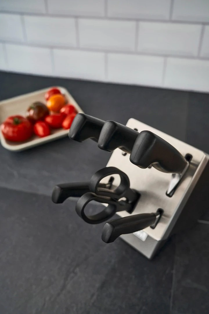 Komplet kuhinjskih nožev z avtomatskim ostrenjem Four Star, Zwilling 35148-507-0, 7 delov, sivi