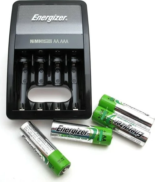Polnilec baterij z 4 AA 2000 mAh, Energizer Maxi + Power Plus, srebrn