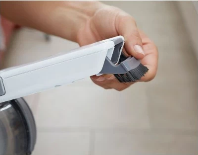 Ročni sesalnik brez vrečke, krom BLACK+DECKER PV1820L