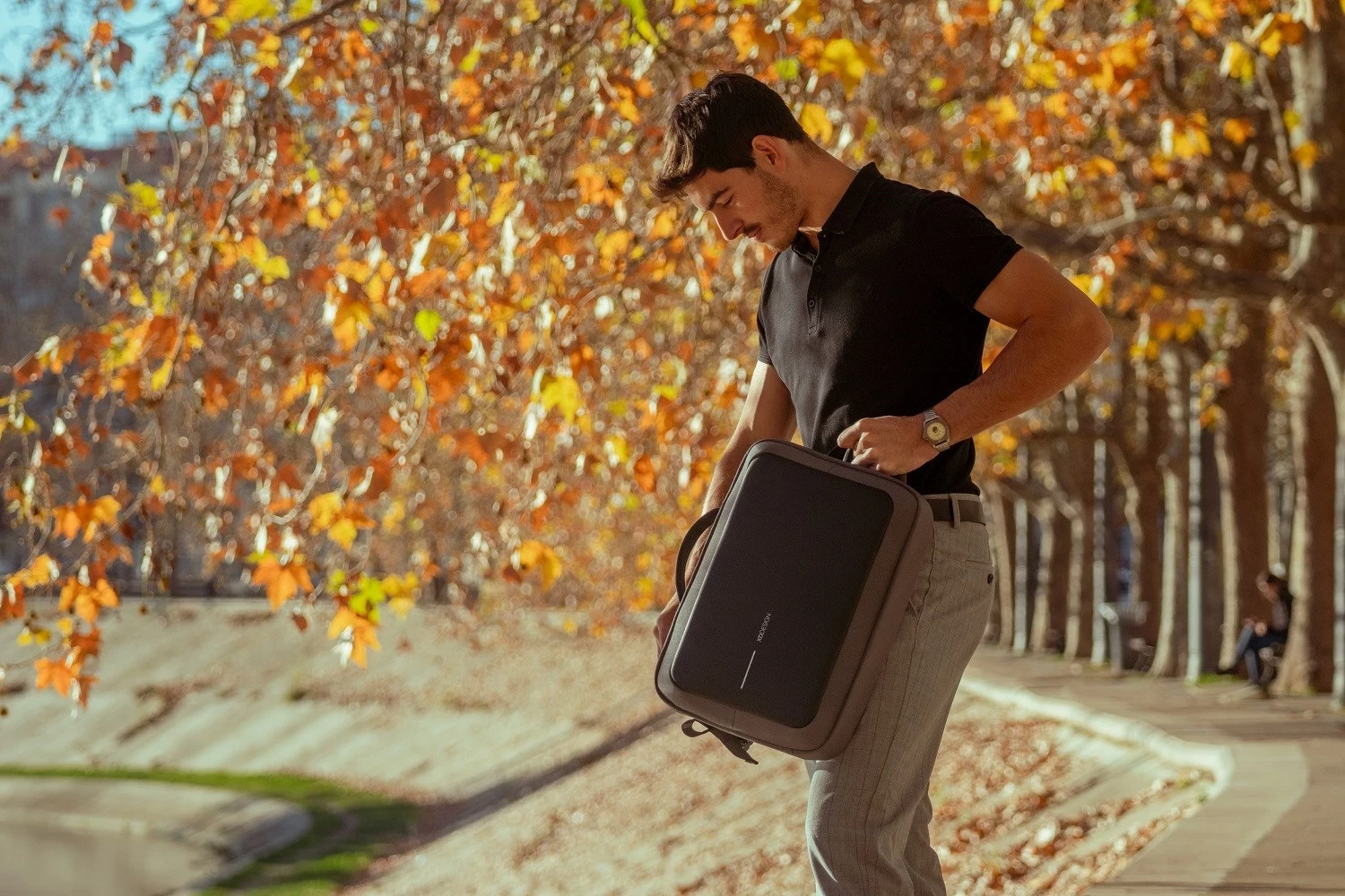 Prostoren nahrbtnik/denarnica XD Design Bobby Bizz 2.0, 14 L, siv