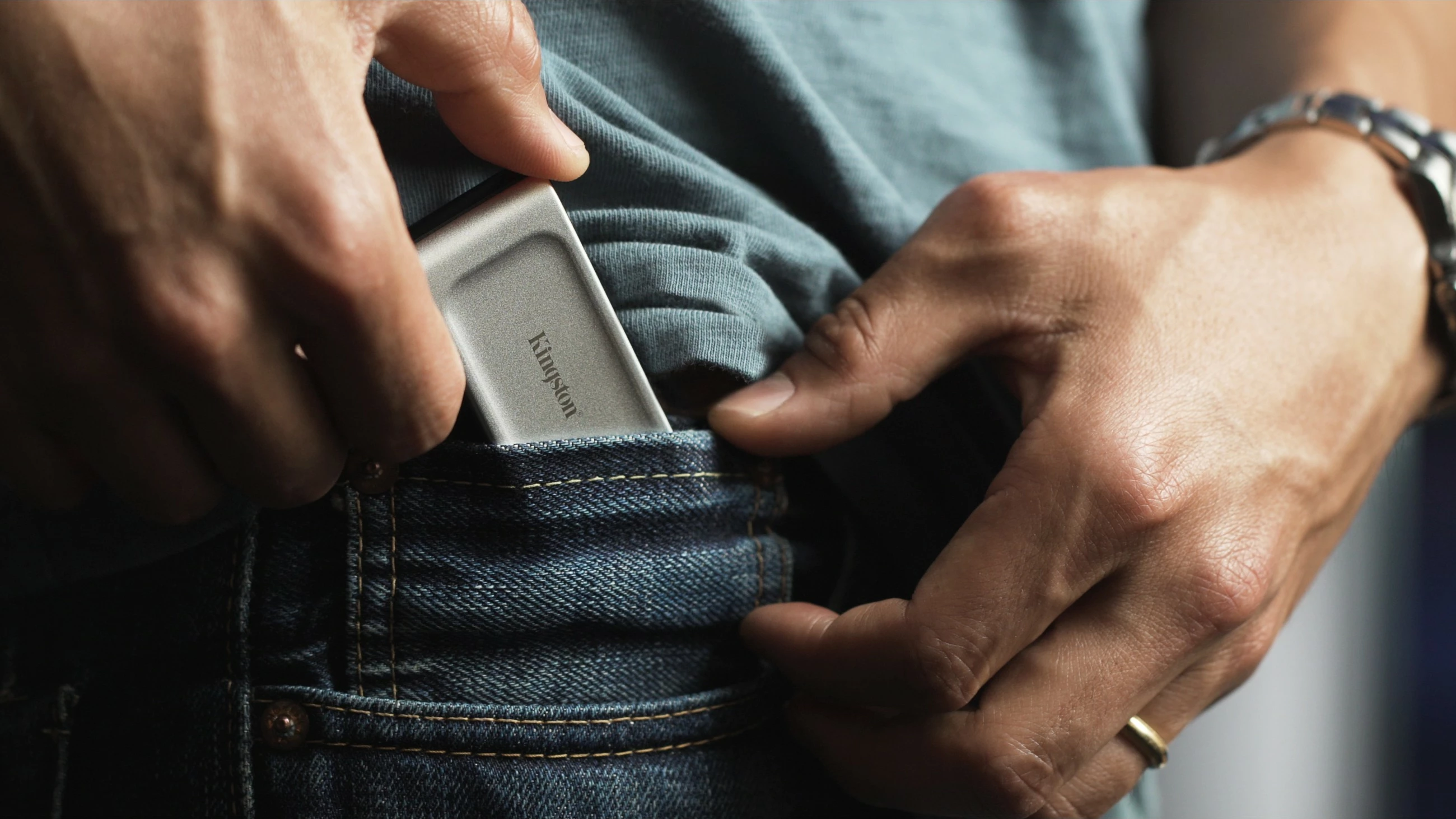 Prenosni SSD 500 GB USB Type-C 3.2 Gen 2, Kingston XS2000, 2000 MB/s, črn, srebrn