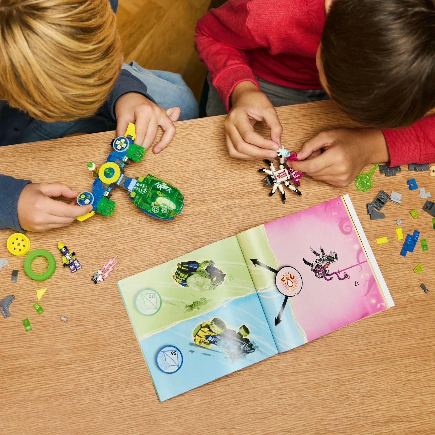 Gradbeni set LEGO DREAMZzz Mateo z avtom Z‑Blob Action Rennwagen, 485 kosov, večbarven