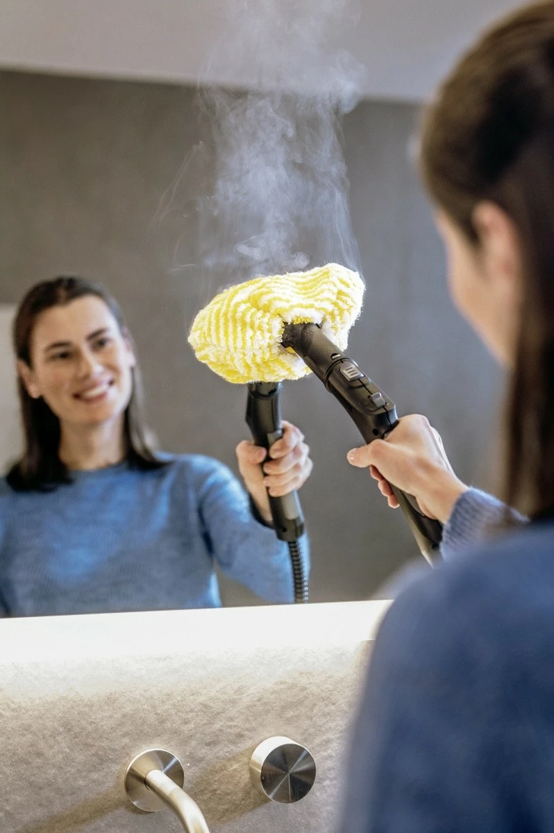 Parni čistilec z likalnikom Karcher SC 5 EasyFix Iron, 1,5 L, 2250 W, črn/bel