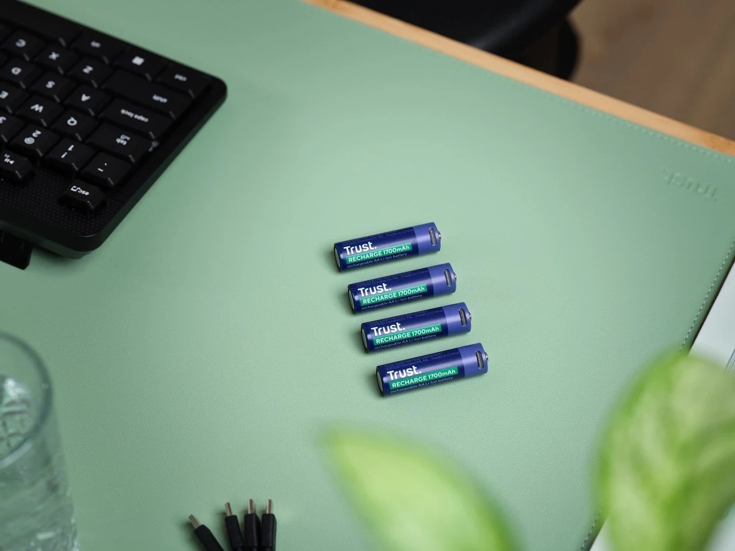 Polnilne baterije AA Trust 25631, zelene, 4 kosi