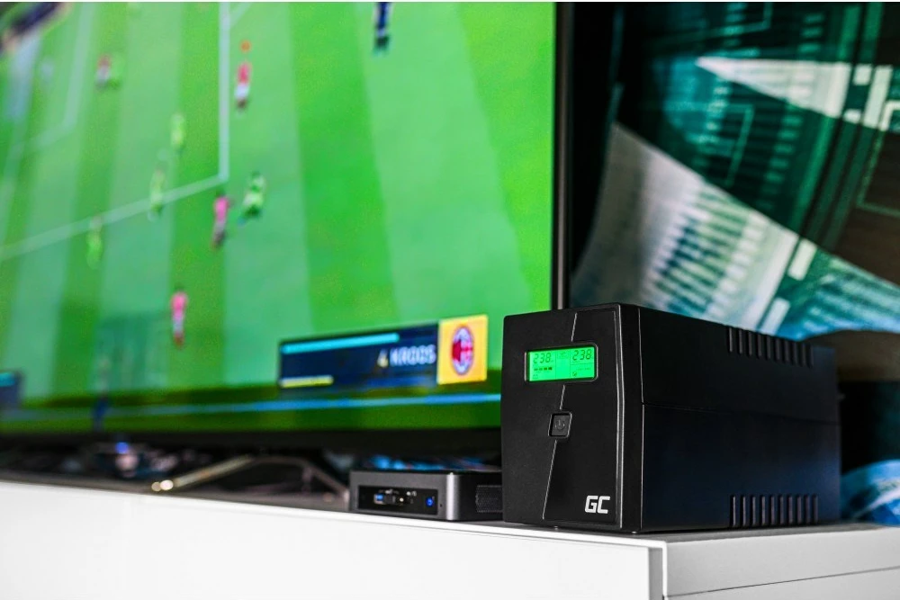 Neprekinjeno napajanje 1500 VA (900 W), Green Cell UPS04, črno