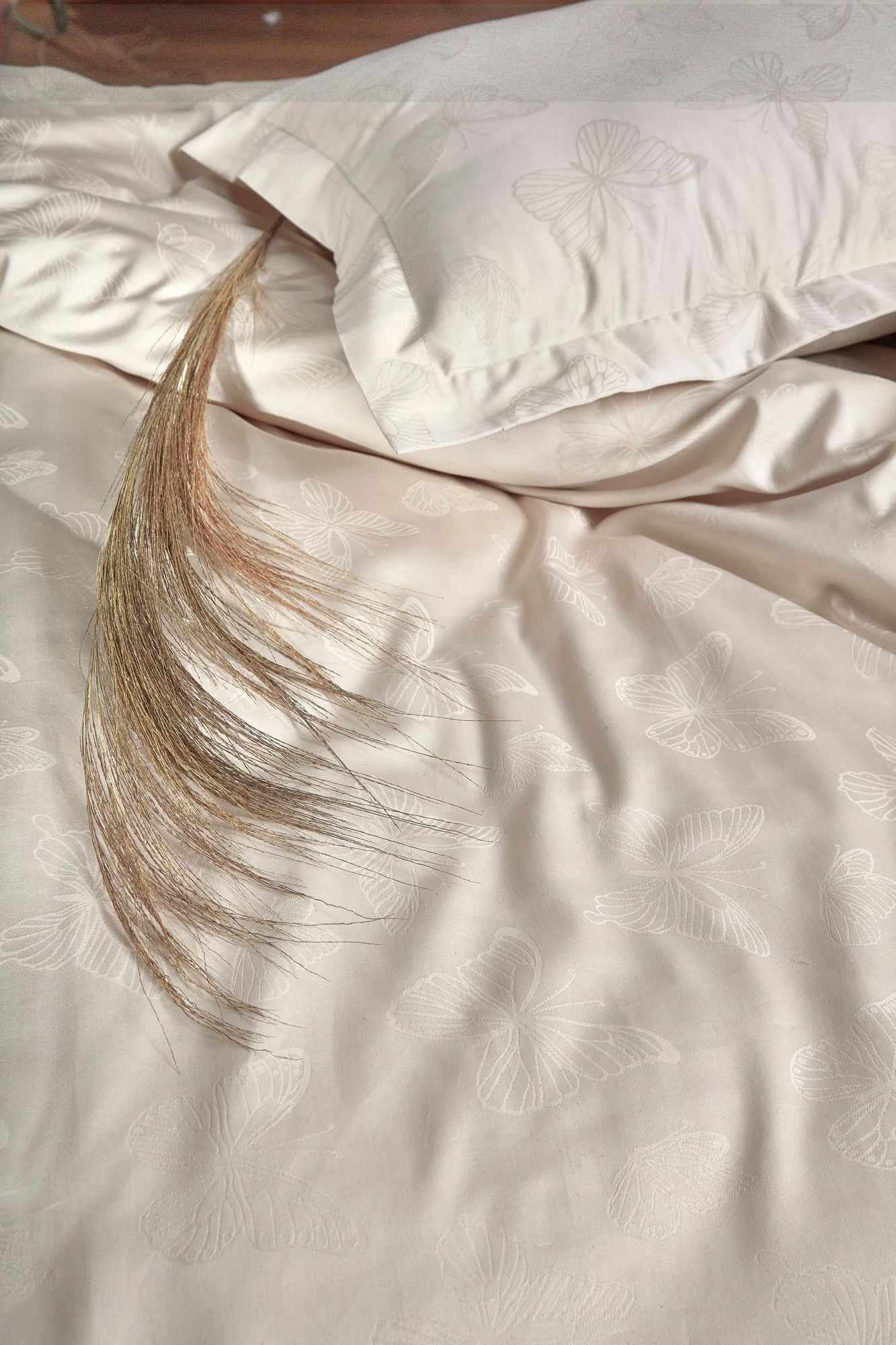 Satenasta prevleka za dvojno odejo L'essentiel Kelebek, krem