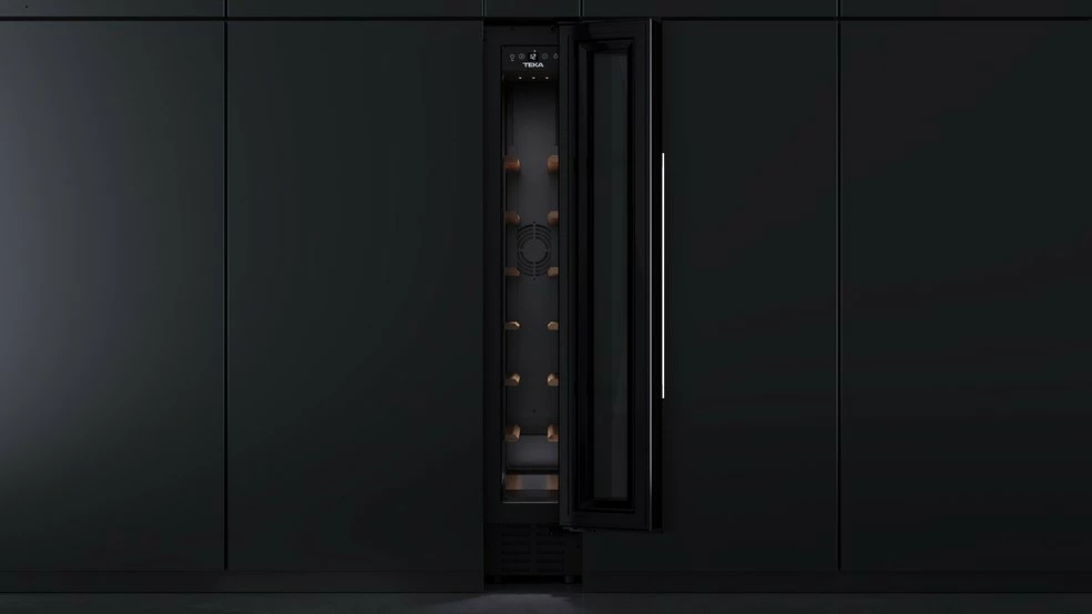 Vgradni hladilnik za vino, TEKA RVU 10008 GBK (113610003), 8 steklenic, zaslon in elektronsko upravljanje, LED, črn, razred G