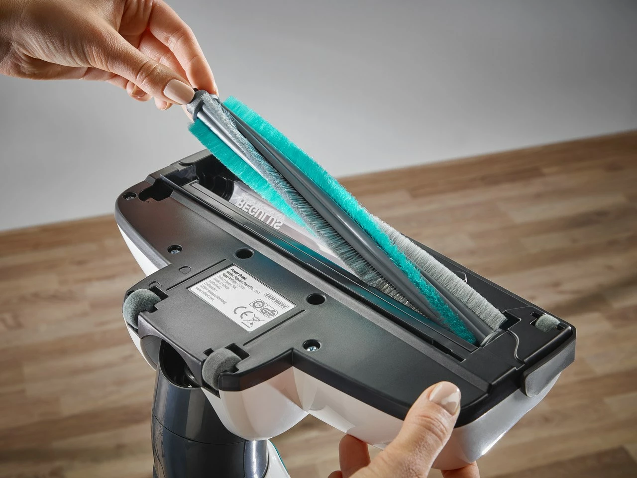 Brezžični sesalnik 2-v-1, brez vrečke, 20V, bel/moder Leifheit PowerVac Brezžični sesalnik 2-v-1, brez vrečke, 20V, bel/moder Leifheit PowerVac