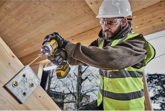 Udarni vijačnik, 18 V, brezkrtačen, 1,1 kg, rumeno/črn DeWalt DCF860N-XJ