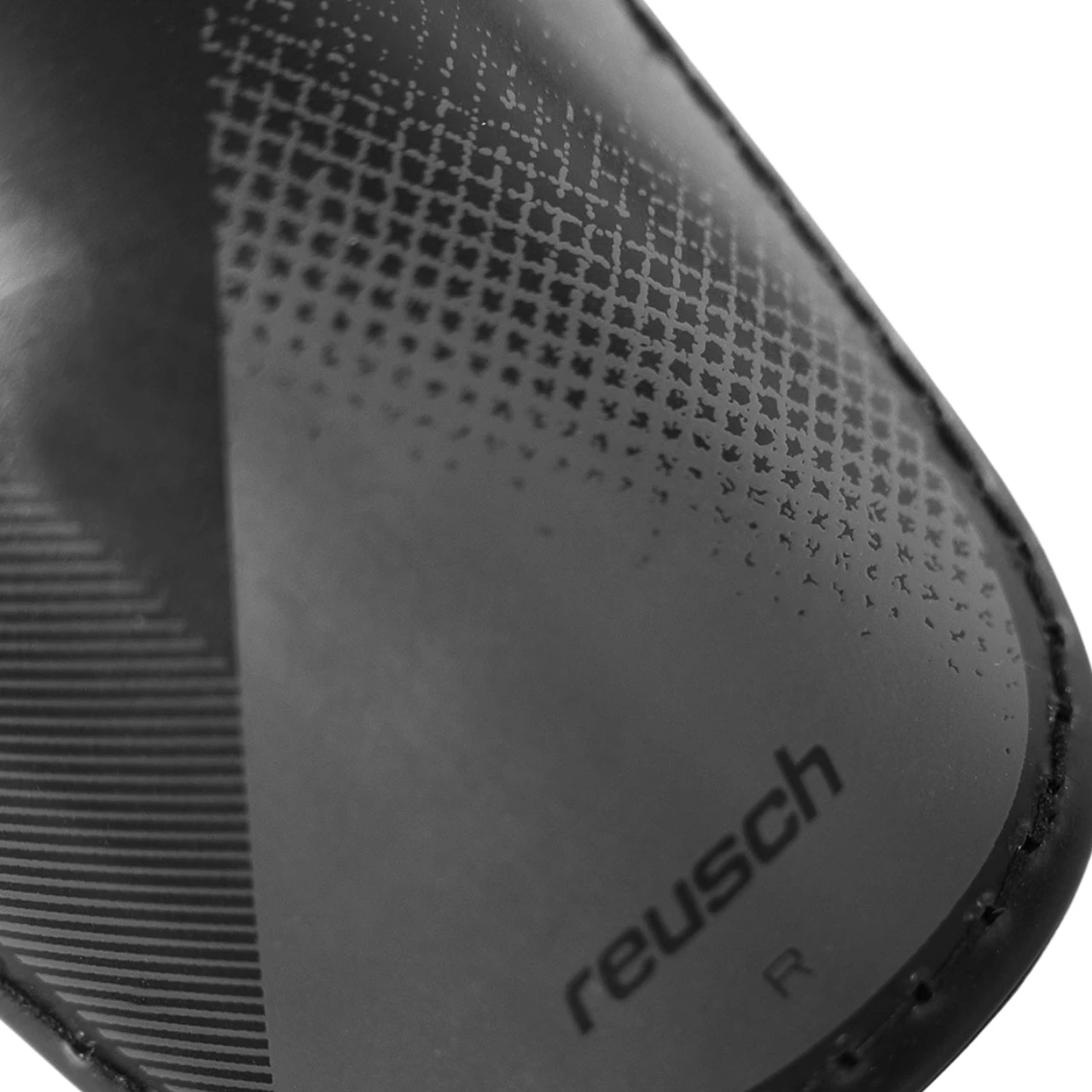 Mrežasto oblazinjenje za zaščito golen Reusch, črno