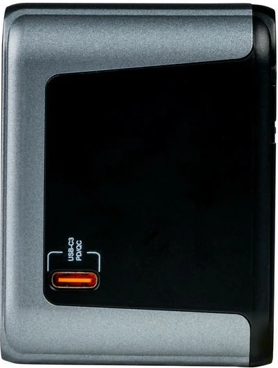Potovalni adapter Verbatim UTA-03, 30W PD, 3x USB-C, 2x USB-A, črno/siv