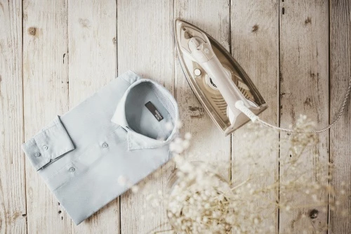 Parni likalnik, 3000 W, keramična likalna plošča, rezervoar 320 ml, kabel 1,9 m, zlata, Camry CR5018