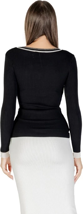 Maica Morgan De Toi, ženska, črna