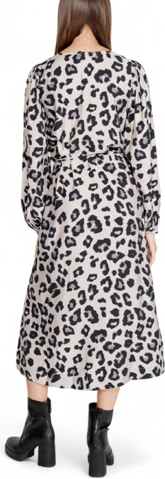 Eleganten in udoben fustan, Jacqueline De Yong, sivi