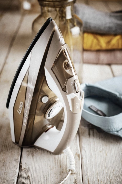 Parni likalnik, 3000 W, keramična likalna plošča, rezervoar 320 ml, kabel 1,9 m, zlata, Camry CR5018