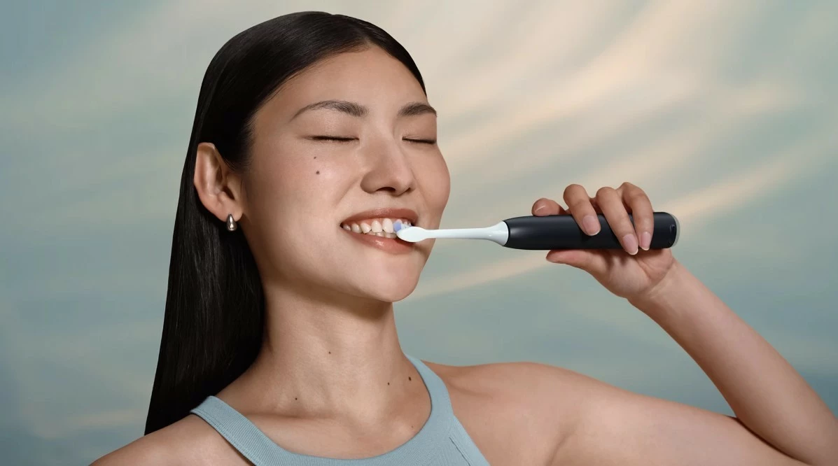Električna zobna ščetka Sonicare HX7411/02, Philips, z aplikacijo, črna Električna zobna ščetka Sonicare HX7411/02, Philips, z aplikacijo, črna