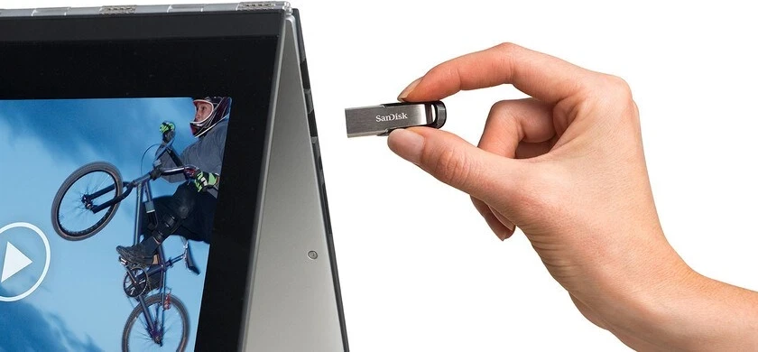 USB ključek SanDisk Ultra Flair 512 GB, srebrn