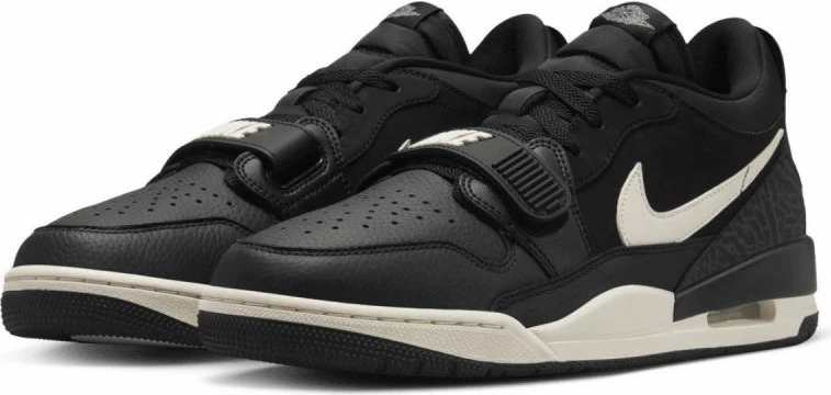 Superge, Nike Jordan, bele in črne