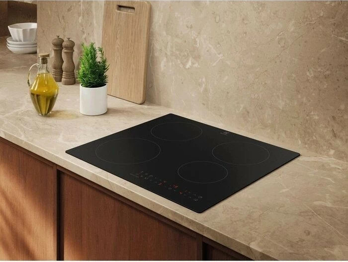 Indukcijska kuhalna plošča, 4 kuhališča, črna mat Electrolux Saphire Matt EIT60433CT