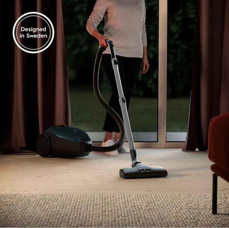 Sesalnik Pure D8 Electrolux PD82-4ST Silence, na vrečko, 3,5 L, 600 W, črn