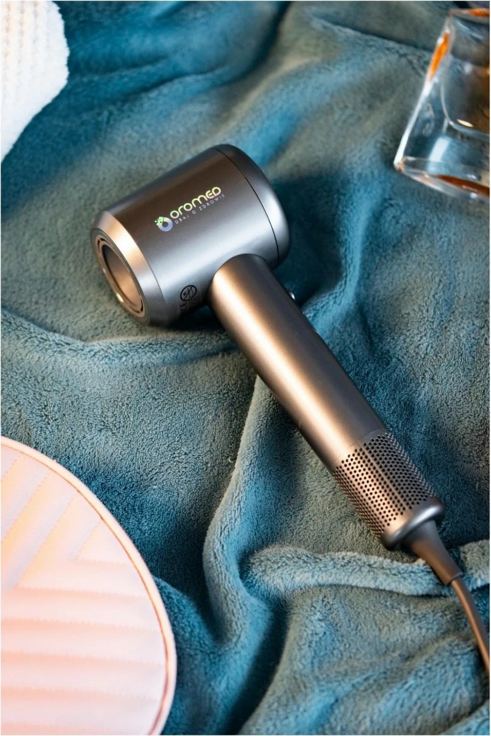 Sušilnik za lase Oromed Oro-F9 Sonic, 1600 W, ionizacija, srebrn