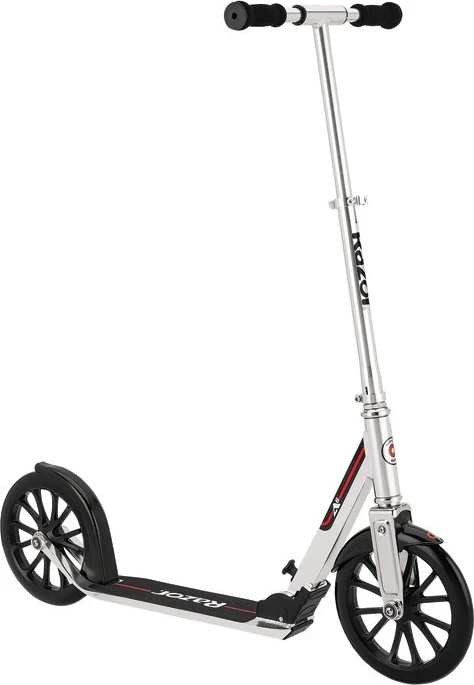 Trotinet Razor A6, 22,6", bel