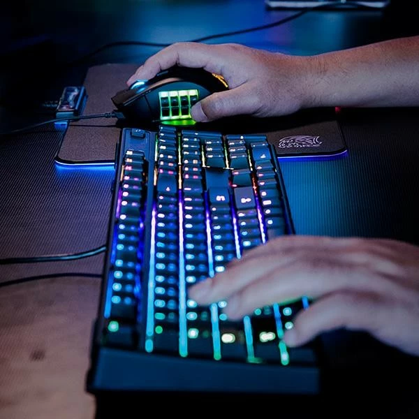 Gaming miška NEMESIS SWITCH Optical RGB Thermaltake, 12 gumbov, z žico, črna