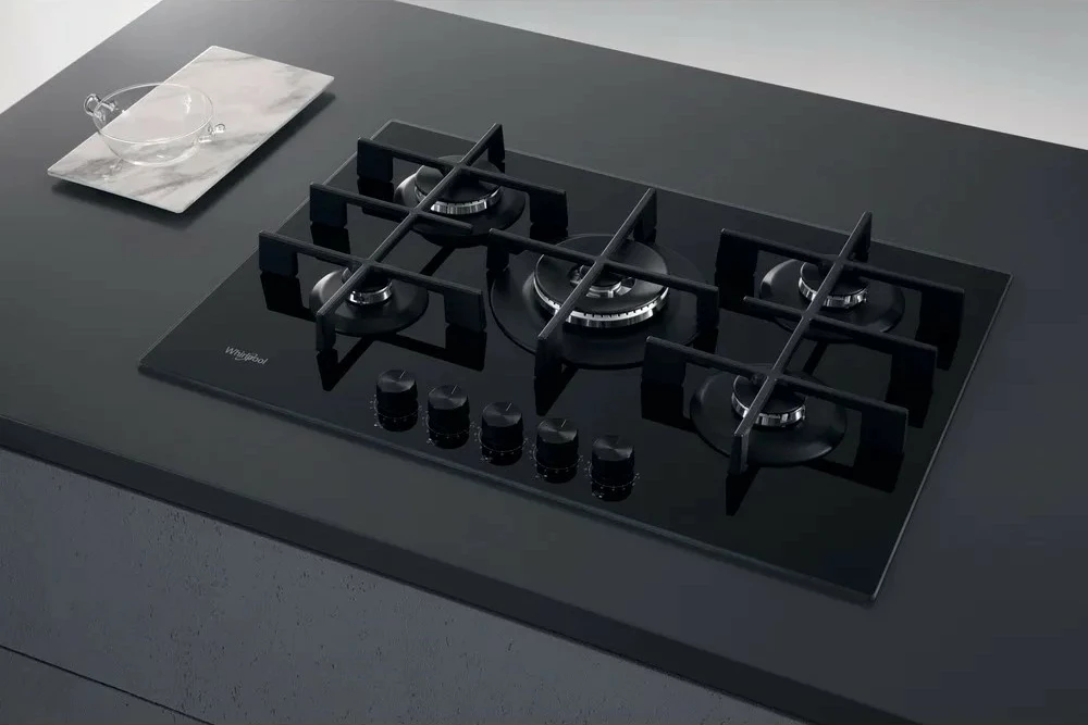 Plinski kuhalnik s steklom, Whirlpool AKWL728NB, 5 kuhališč, črn