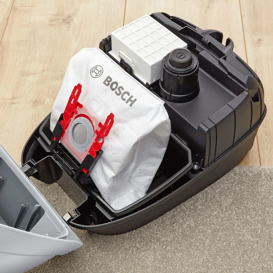 Cilindrični sesalnik, Bosch Serie 6 BGB6X330, črn Cilindrični sesalnik, Bosch Serie 6 BGB6X330, črn
