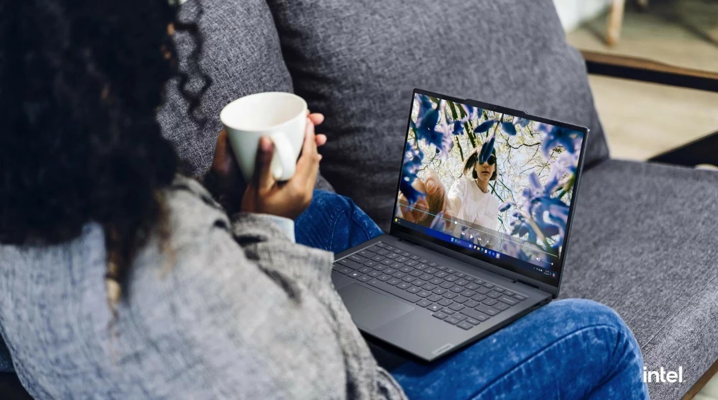 Prenosnik 2-v-1, 14" zaslon na dotik, Intel Core Ultra 5 225U, 16 GB RAM, 512 GB SSD, Luna Grey — Lenovo ThinkBook 14 G5