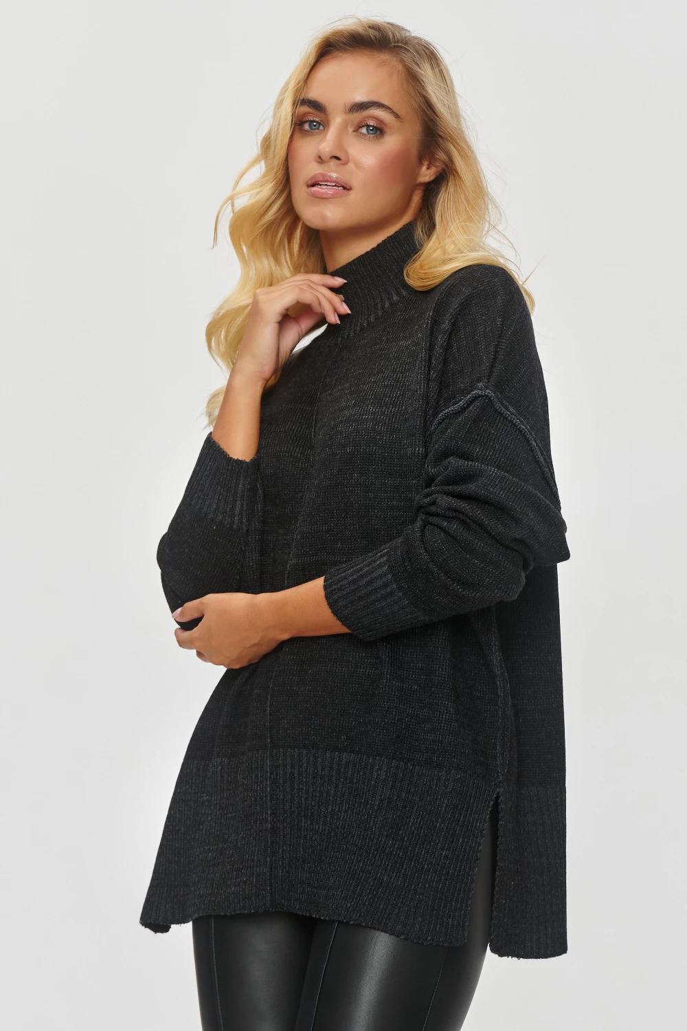 Pletenina oversize Makadamia 201819, črna