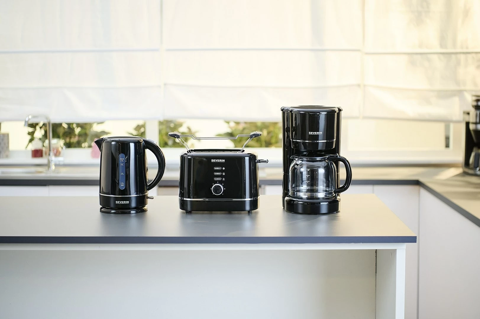 Električni grelnik vode 1,7 L 2200 W, črn Severin WK 4322 Električni grelnik vode 1,7 L 2200 W, črn Severin WK 4322