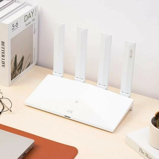 Usmerjevalnik Wi‑Fi 6, 3000 Mbps, 4 antene, bel — ZTE T3000 IDU