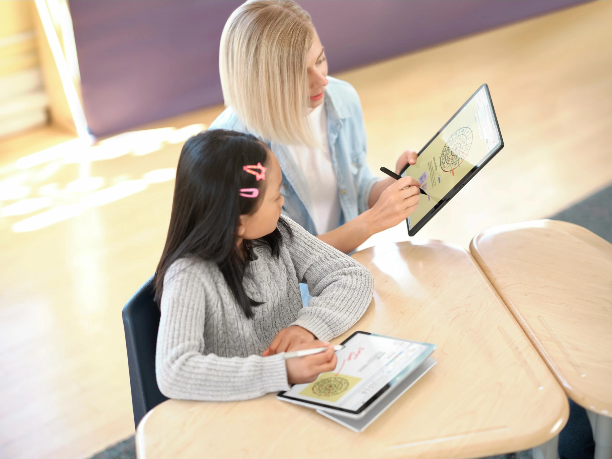 Svinčnik za pisanje in risanje Microsoft Surface Slim 2, Microsoft, črn