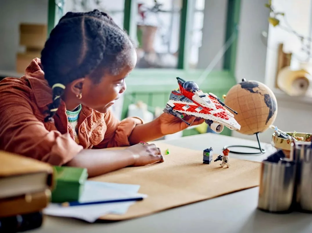 Vesoljska ladja Jedi Knight's Starfighter, komplet LEGO Star Wars Boba 75388, 305 kosov, za otroke 8+