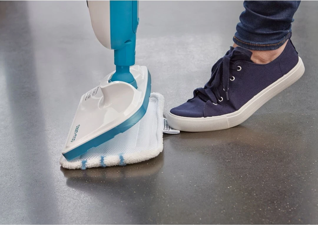 Sesalnik Black & Decker FSMH13E10-QS