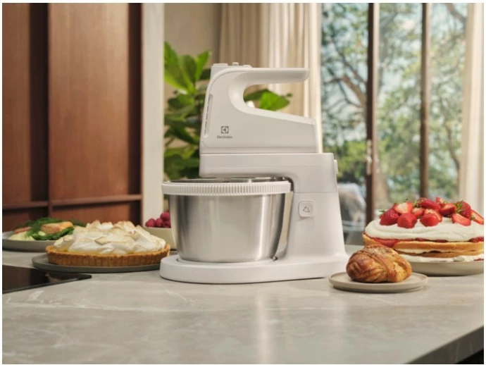 Mešalnik z belo skledo Electrolux ESM4W, 500 W, bel