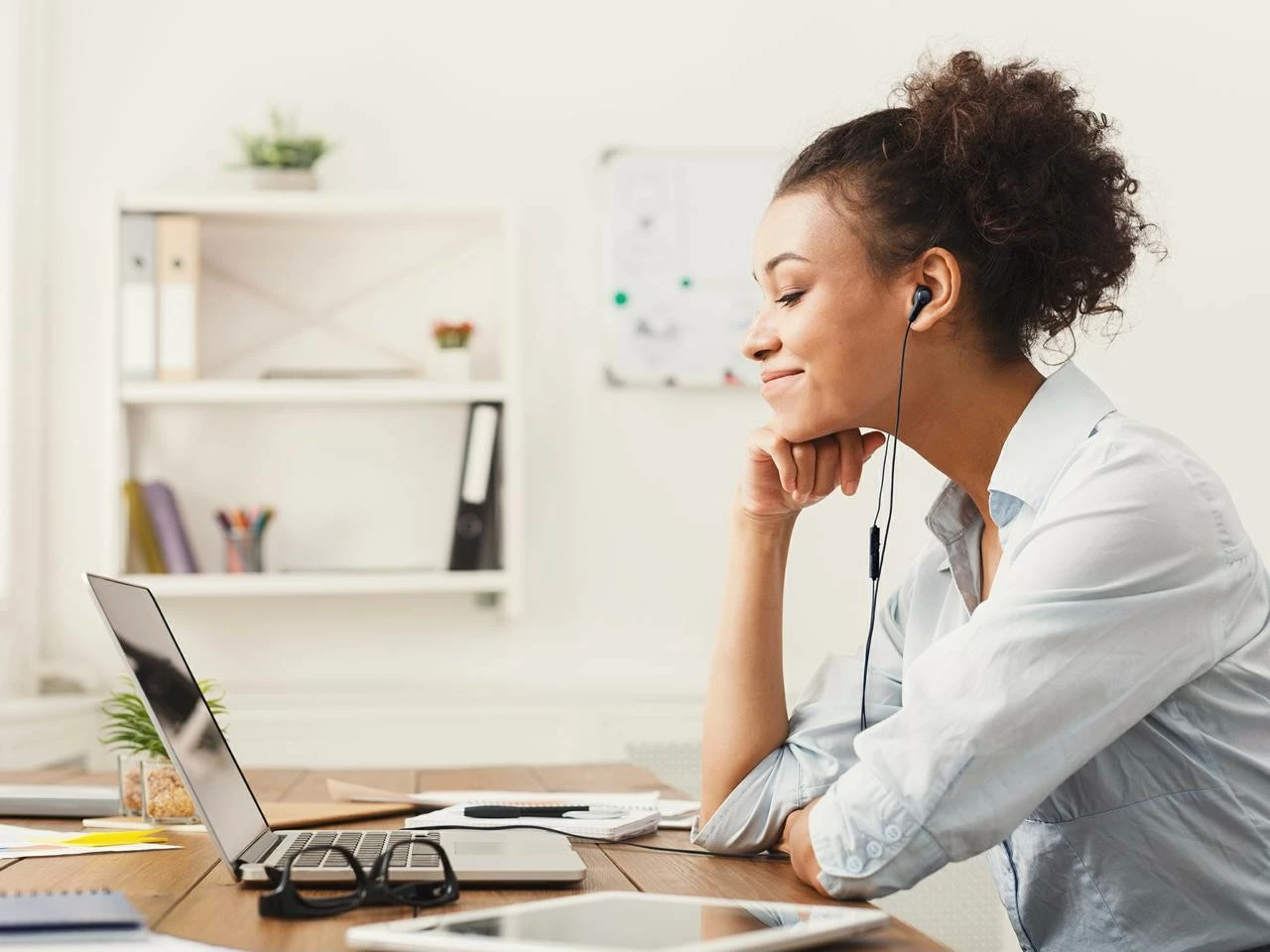 In-ear slušalke z mikrofonom, USB Type-C, JVC HA-FR9UC-BU, črne