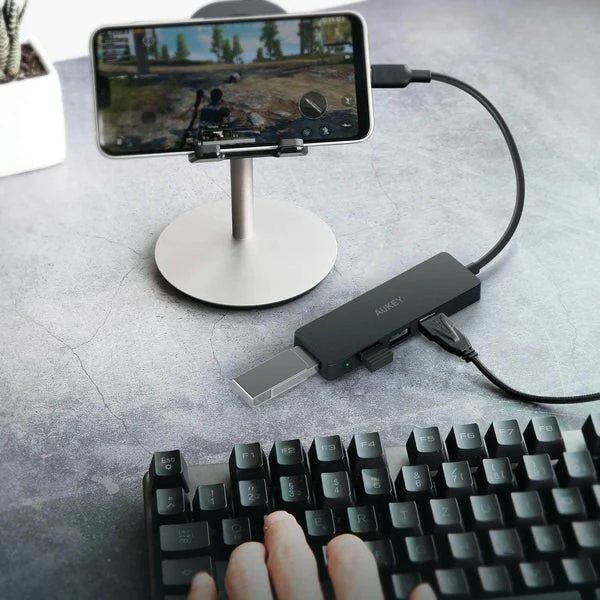 HUB USB-C, 4x USB 3.1, črn AUKEY CB-C64
