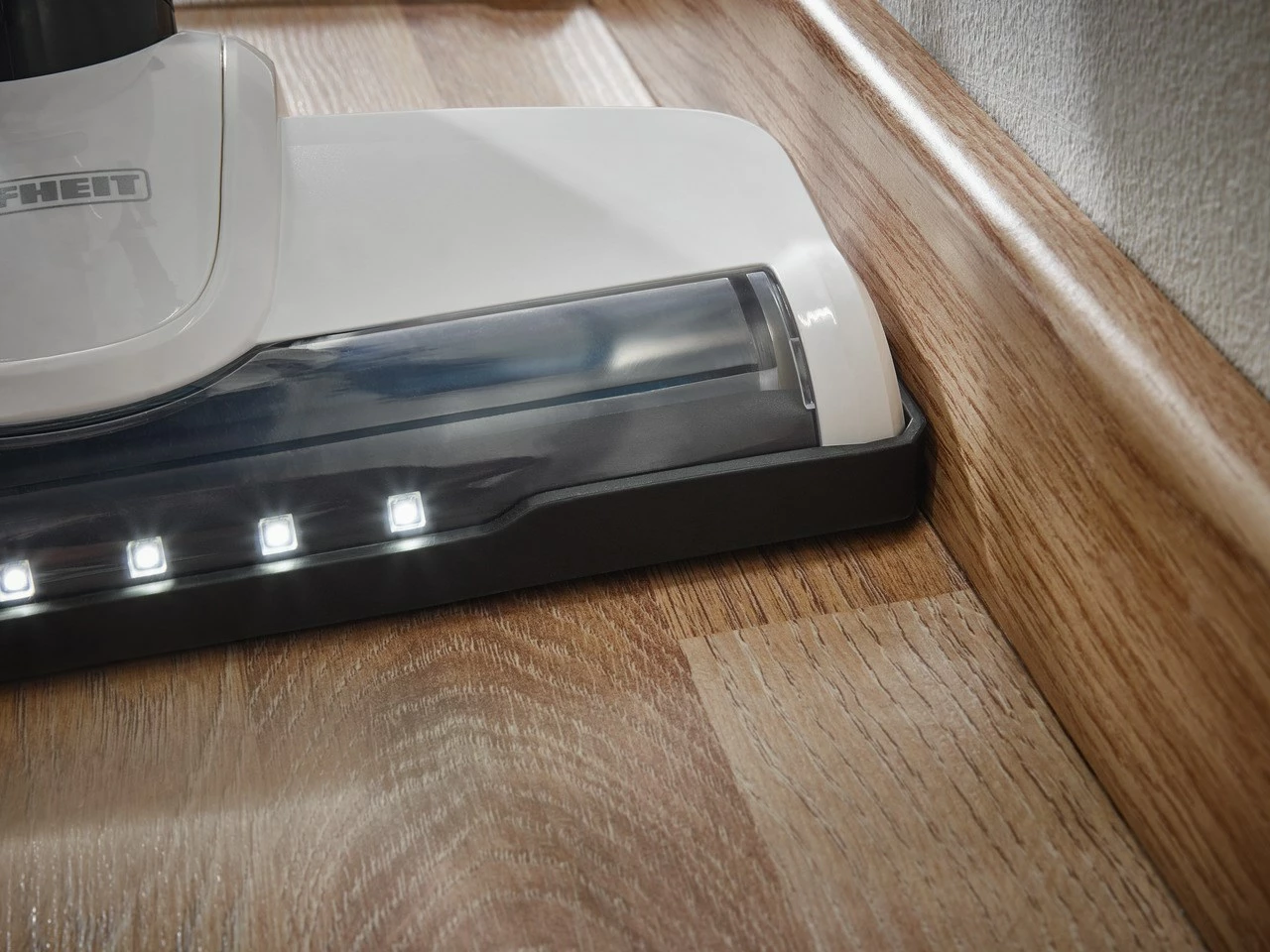 Brezžični sesalnik 2-v-1, brez vrečke, 20V, bel/moder Leifheit PowerVac Brezžični sesalnik 2-v-1, brez vrečke, 20V, bel/moder Leifheit PowerVac