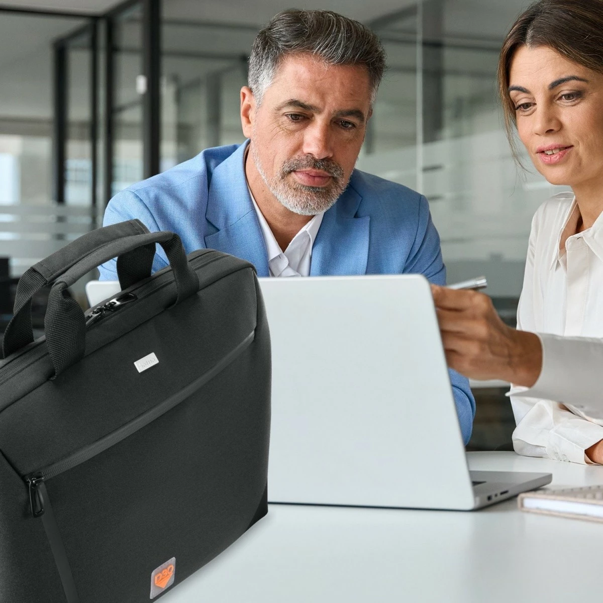 Torba za prenosnik Hama Extreme Protect 227051, 15,6–16,2 palca, črna