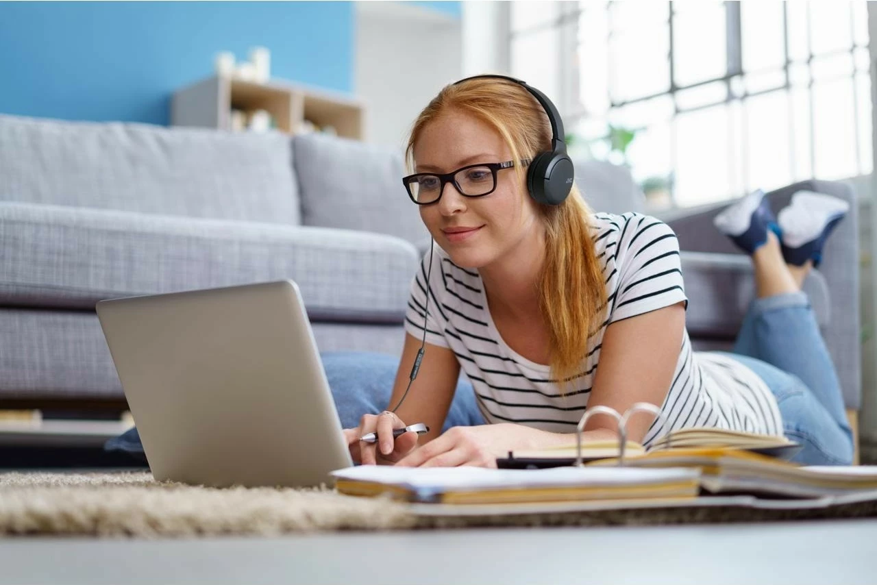 Slušalke USB-C, z mikrofonom, kabel 1,2 m, full-size, črne JVC HA-S33UC