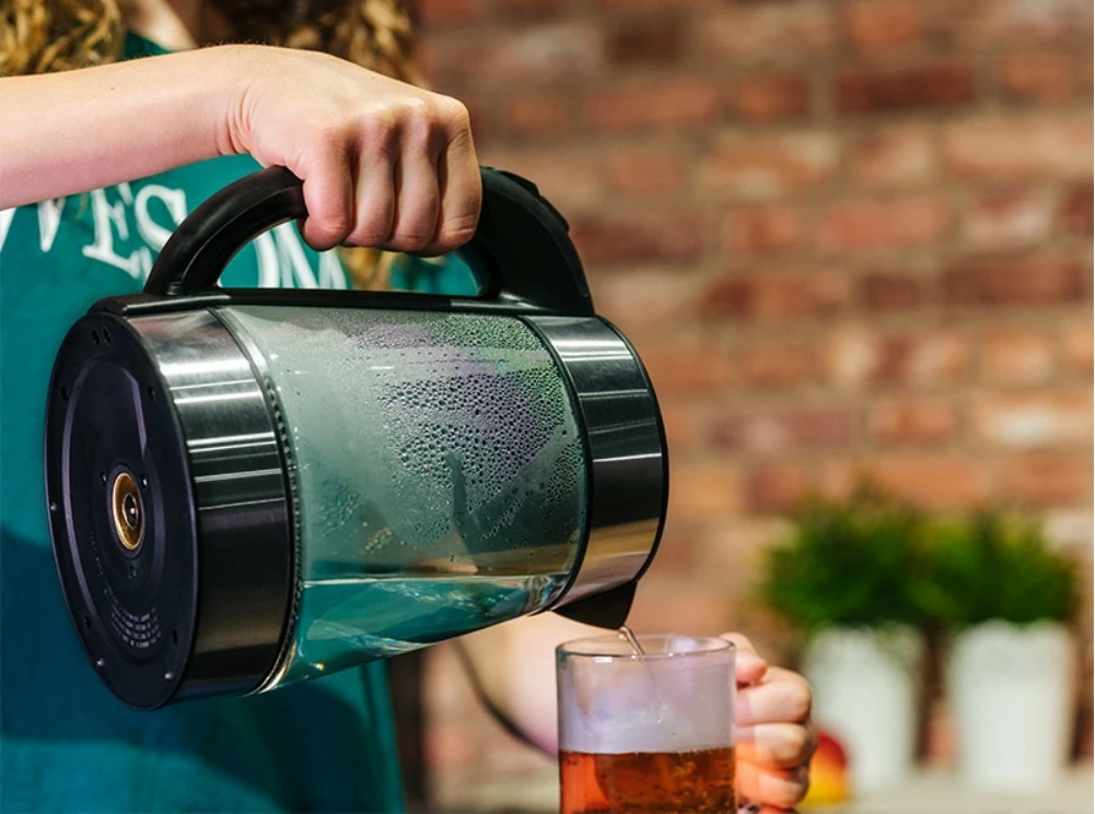 Električni grelnik vode Lafe LAFCZA47618, 1,7 L, 2200 W, steklen, baza 360°, z osvetlitvijo, črn/nerjaveče/prosojen