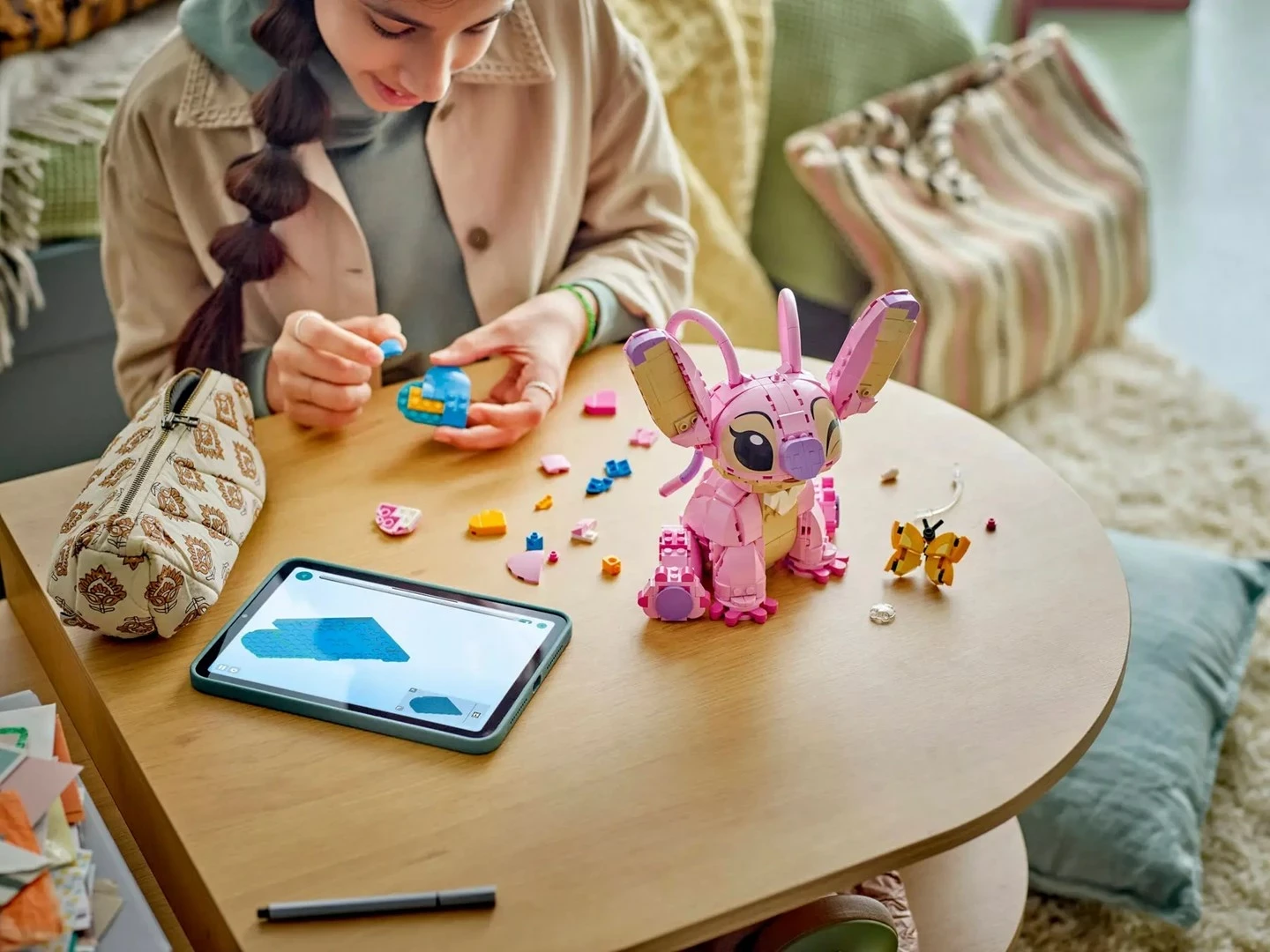 Set gradnje Disney Angel 43257, 782 kosi, rožnat