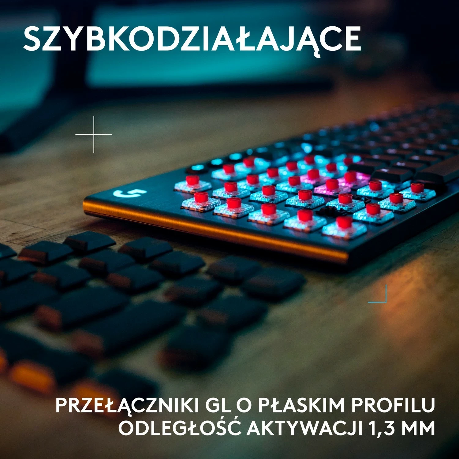 Mehanična tipkovnica RGB Logitech G915 X, črna