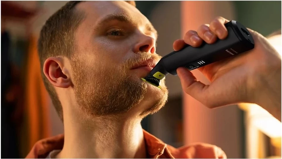 Trimer za obraz Philips OneBlade Pro 360 QP6542/15, črn