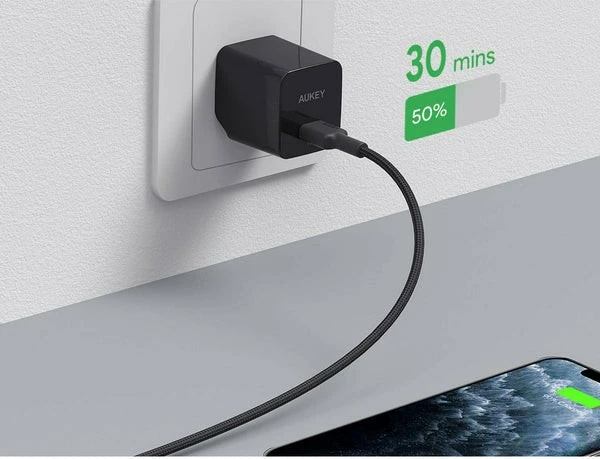 Kabel za hitro polnjenje USB-C v Lightning, AUKEY CB-CL02, 1,2 m, najlon, črn